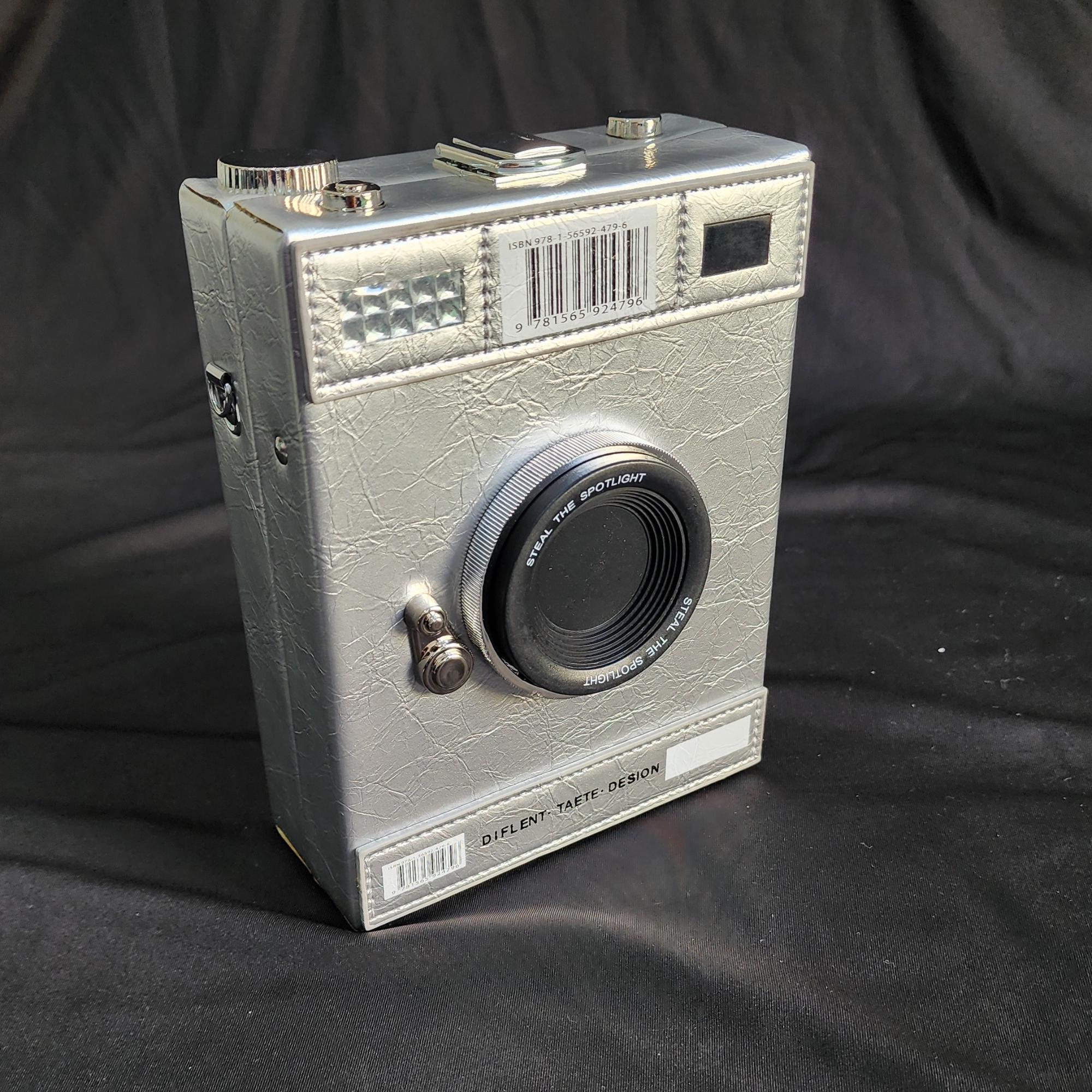 Camera Look Vintage Sling Bag - Silver